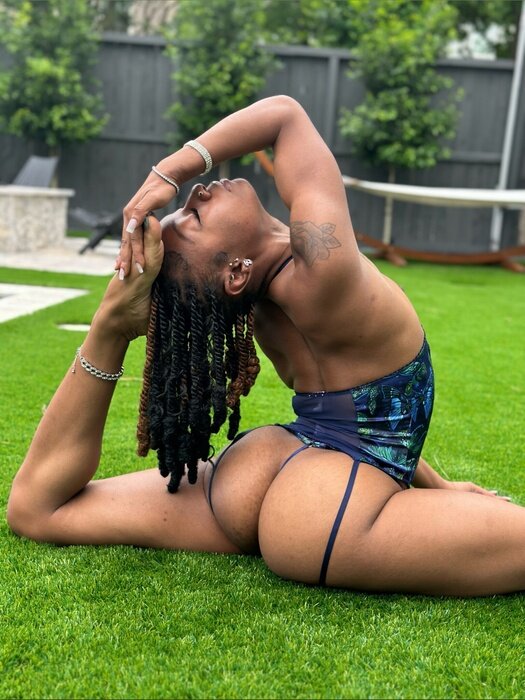 Slimmniquee (@slimmniquee), OnlyFans creator