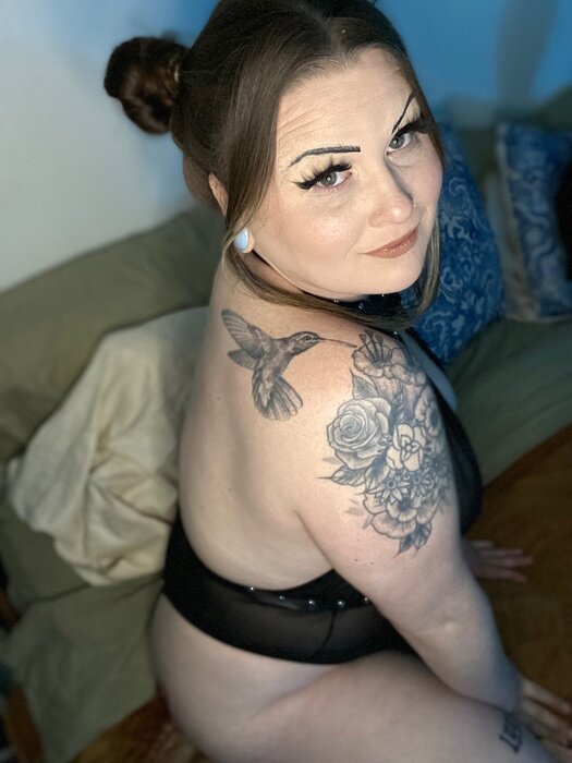 Smallflowerx (@smallflowerx), OnlyFans creator