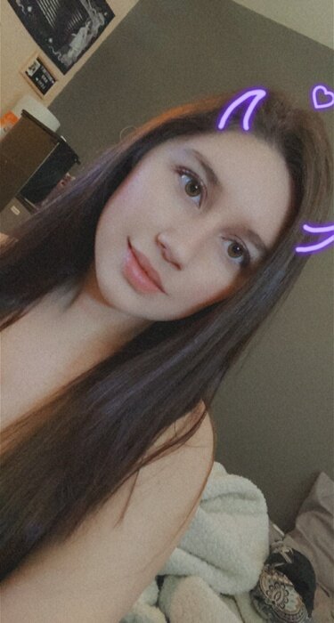Smolclingygf (@smolclingygf), OnlyFans creator