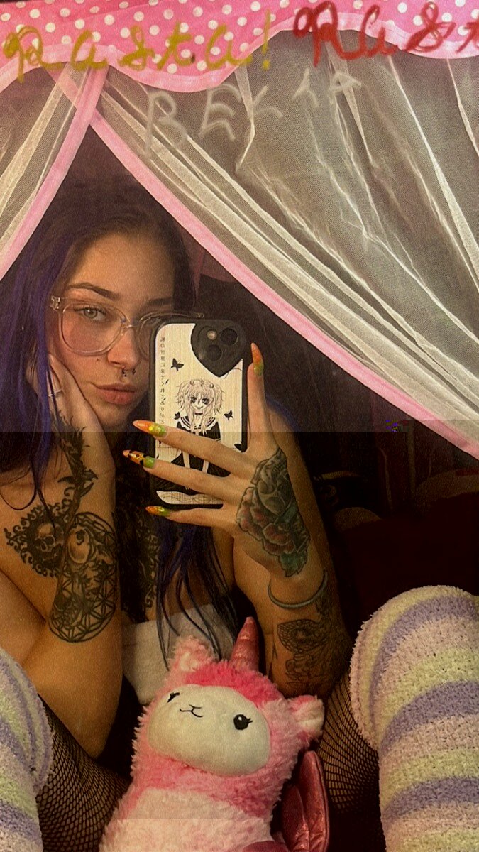 Smolgothbabexx (@smolgothbabexx), OnlyFans creator