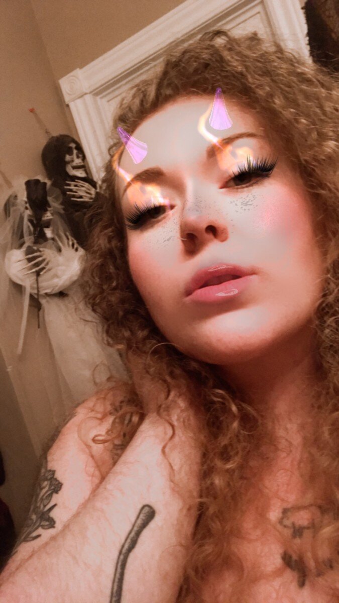 Sneezyswitches (@sneezyswitches), OnlyFans creator
