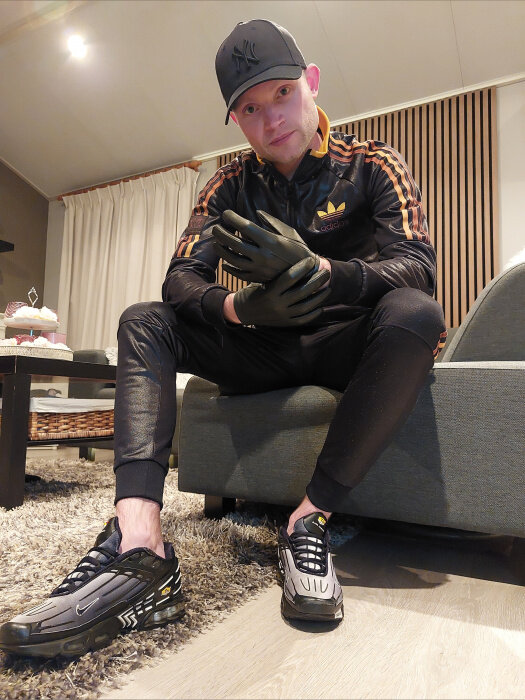 Snkrsprtwrlthrboy (@snkrsprtwrlthrboy), OnlyFans creator
