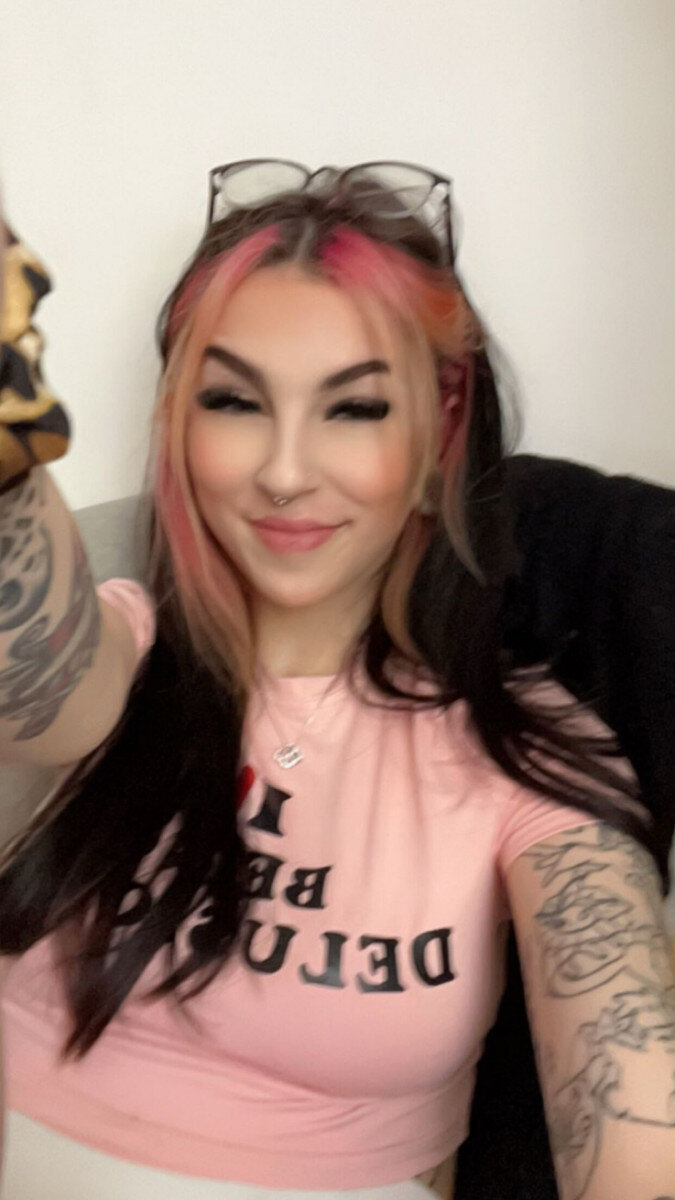 Snowbunniebb (@snowbunniebb), OnlyFans creator