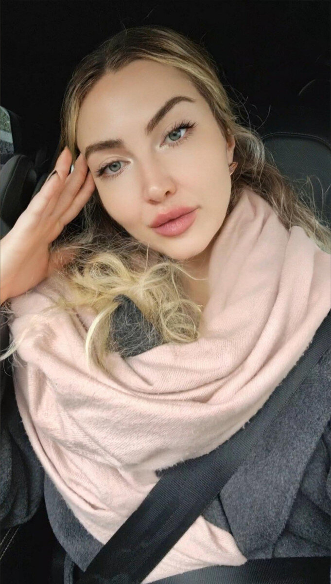 Snowfallkiss (@snowfallkiss), OnlyFans creator