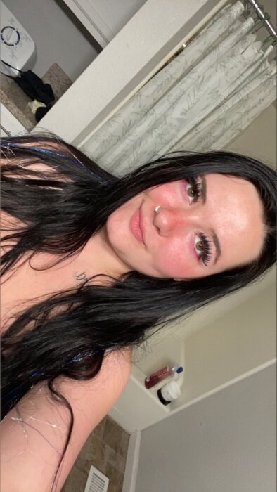 Snowflakemam (@snowflakemam), OnlyFans creator