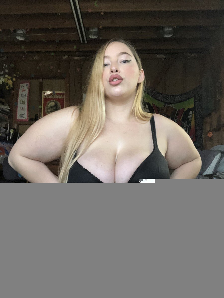Snowycakesy (@snowycakesy), OnlyFans creator