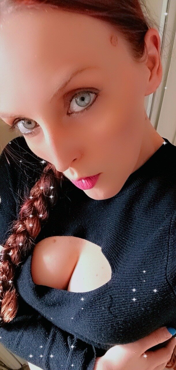 Snugglebunny2020 (@snugglebunny2020), OnlyFans creator