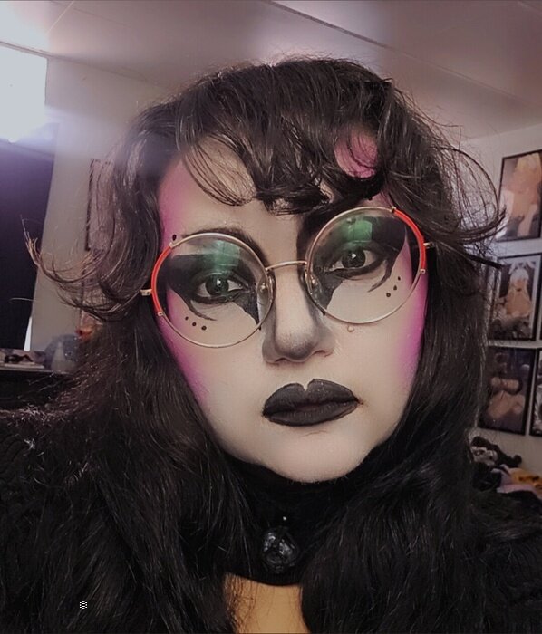 Snugglegothbunny (@snugglegothbunny), OnlyFans creator