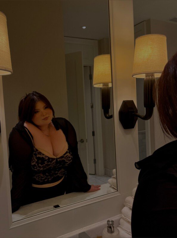Socialbutterfly00 (@socialbutterfly00), OnlyFans creator