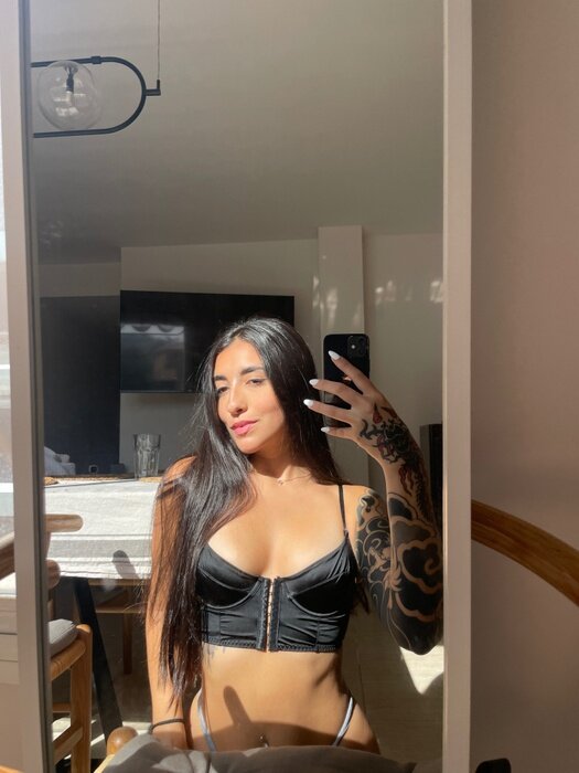 Sofiaarosee (@sofiaarosee), OnlyFans creator