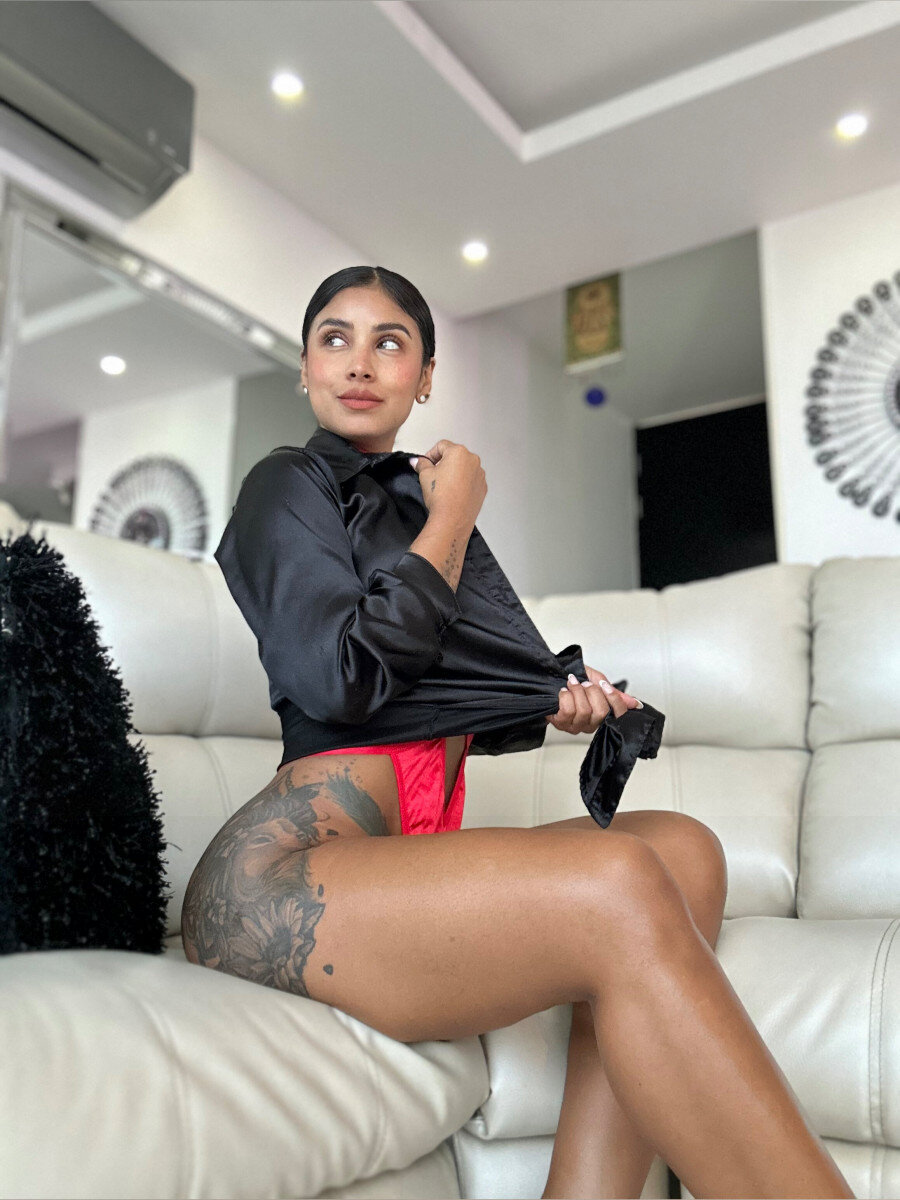 Sofialeon (@sofialeon), OnlyFans creator
