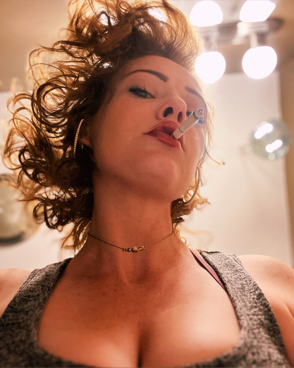 Solelylaciesmoking (@solelylaciesmoking), OnlyFans creator