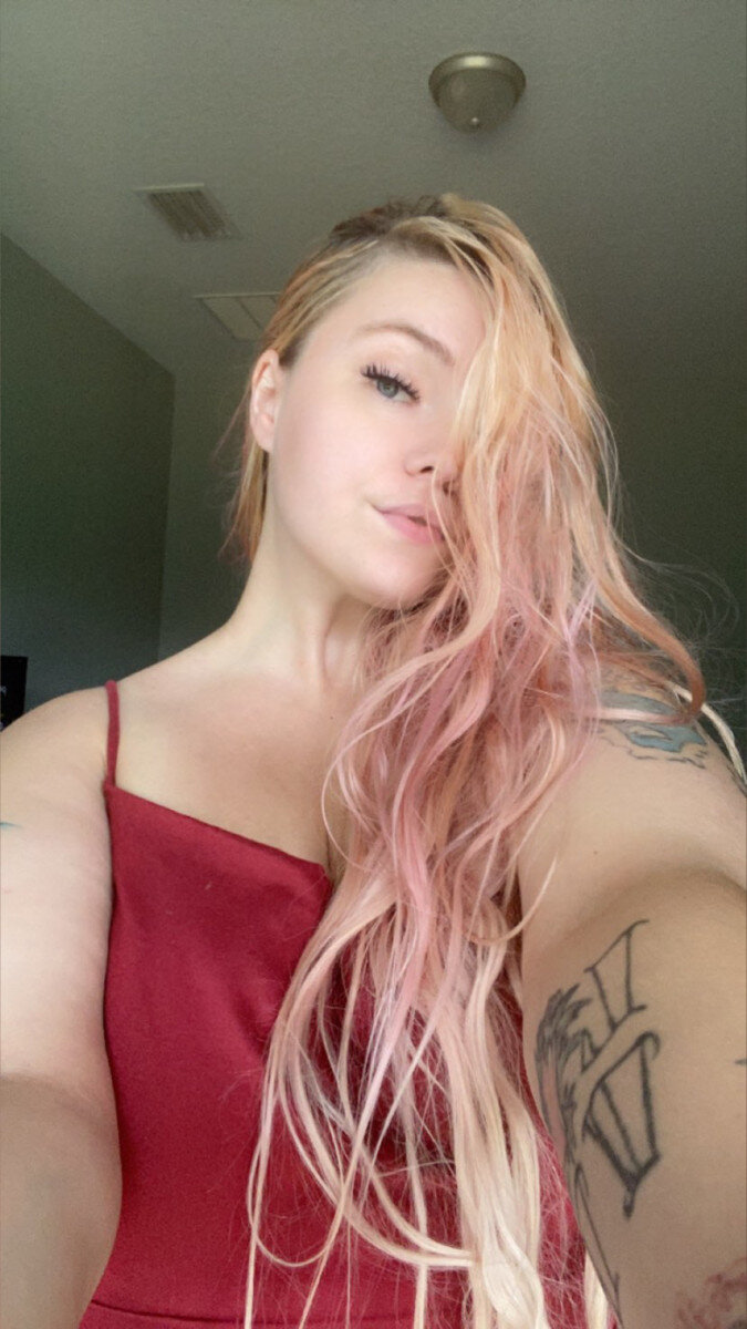 Solitaryqueen (@solitaryqueen), OnlyFans creator