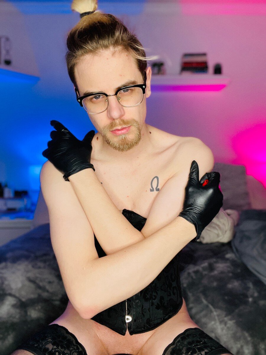 Solsalvatore (@solsalvatore), OnlyFans creator