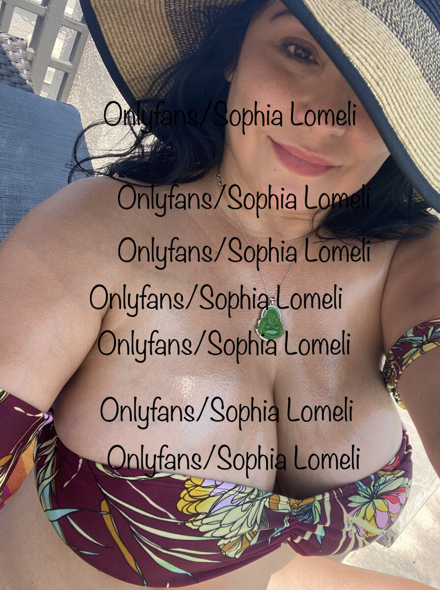 Sophialomeli (@sophialomeli), OnlyFans creator
