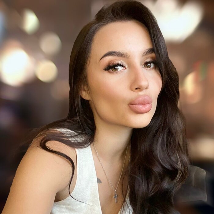 Sophia (@sophiecleo), OnlyFans creator
