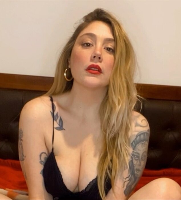 Sophie (@sophiecorazones), OnlyFans creator