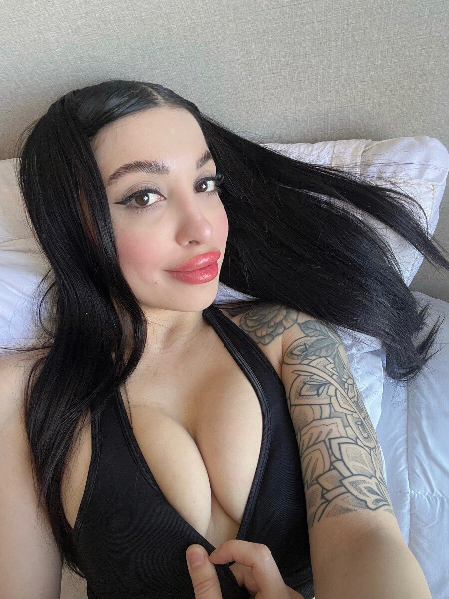 Sophiexbelle (@sophiexbelle), OnlyFans creator