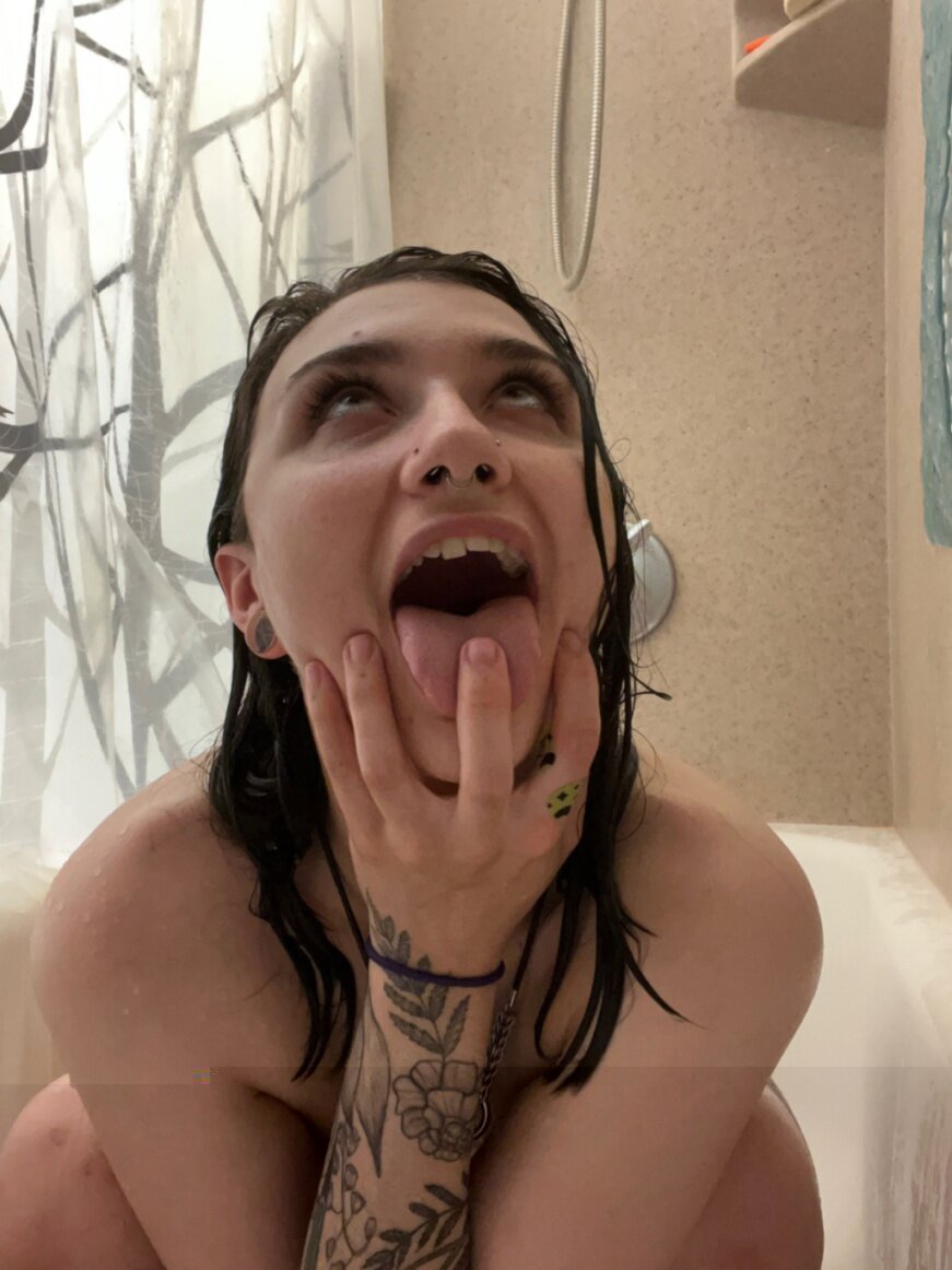 Sophthroat (@sophthroat), OnlyFans creator