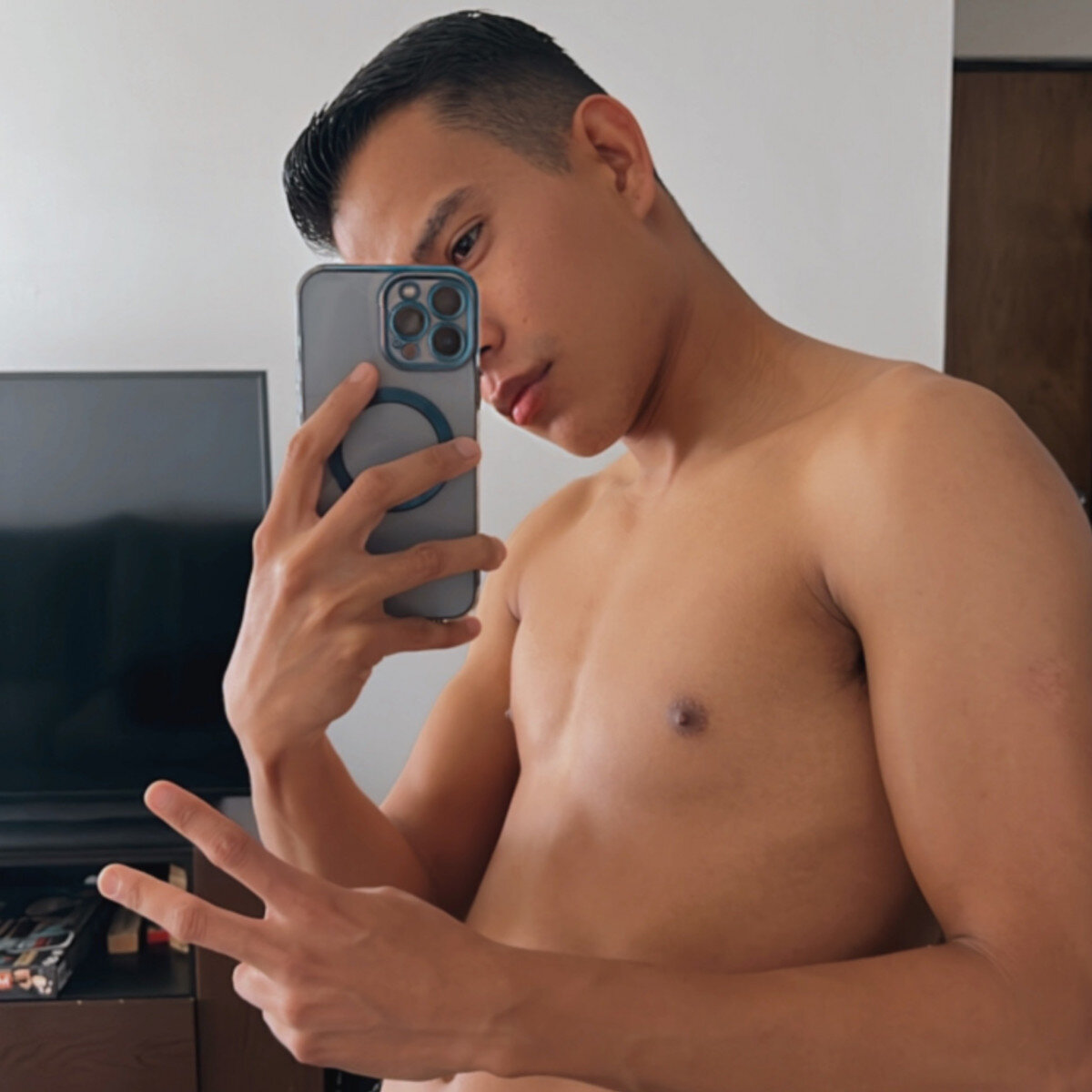 Soyjonnboy (@soyjonnboy), OnlyFans creator