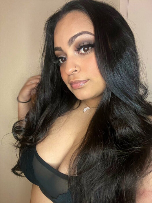Spicybee69 (@spicybee69), OnlyFans creator