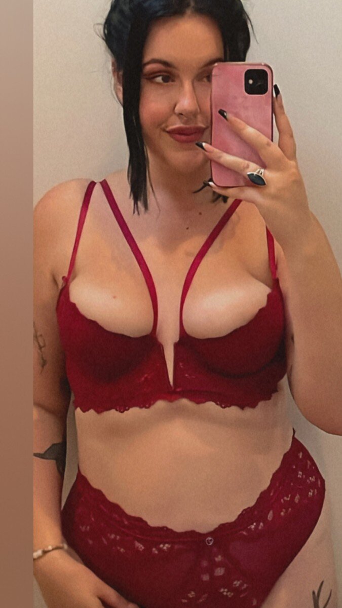 Spicygalcharlie (@spicygalcharlie), OnlyFans creator