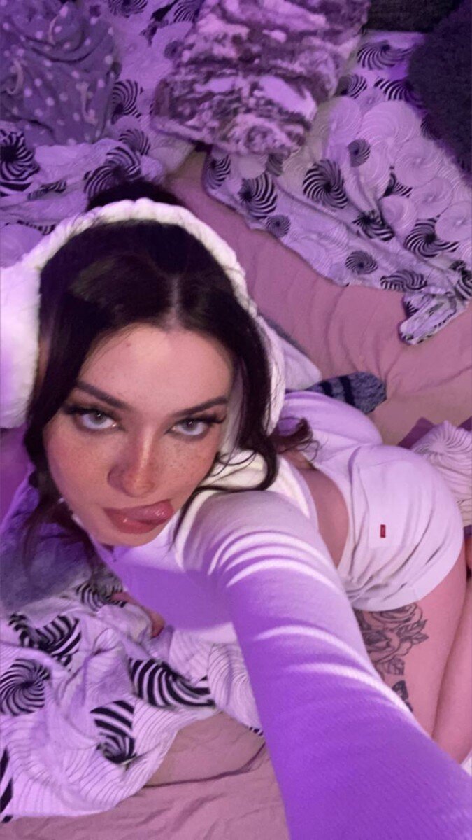 Spicylarissa (@spicylarissa), OnlyFans creator