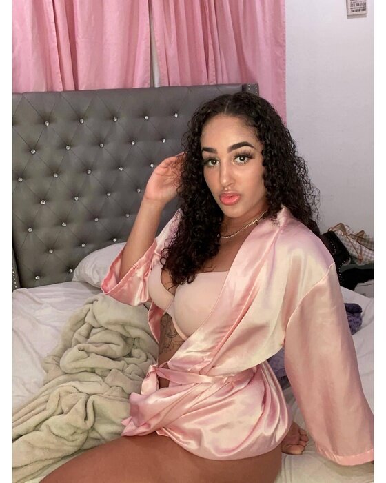 Spoiledhoney (@spoiledhoney), OnlyFans creator