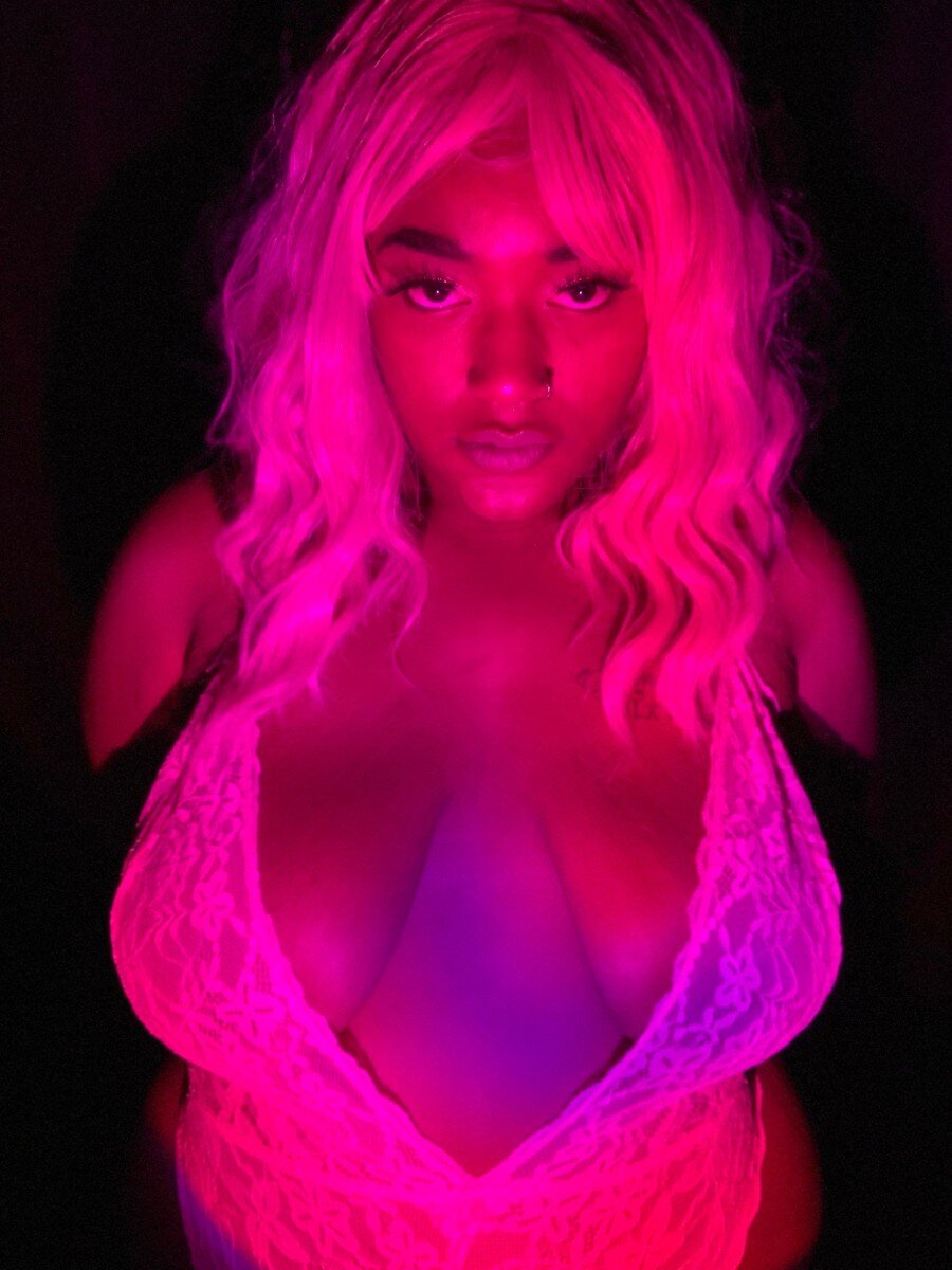 Spoiledyvettefree (@spoiledyvettefree), OnlyFans creator