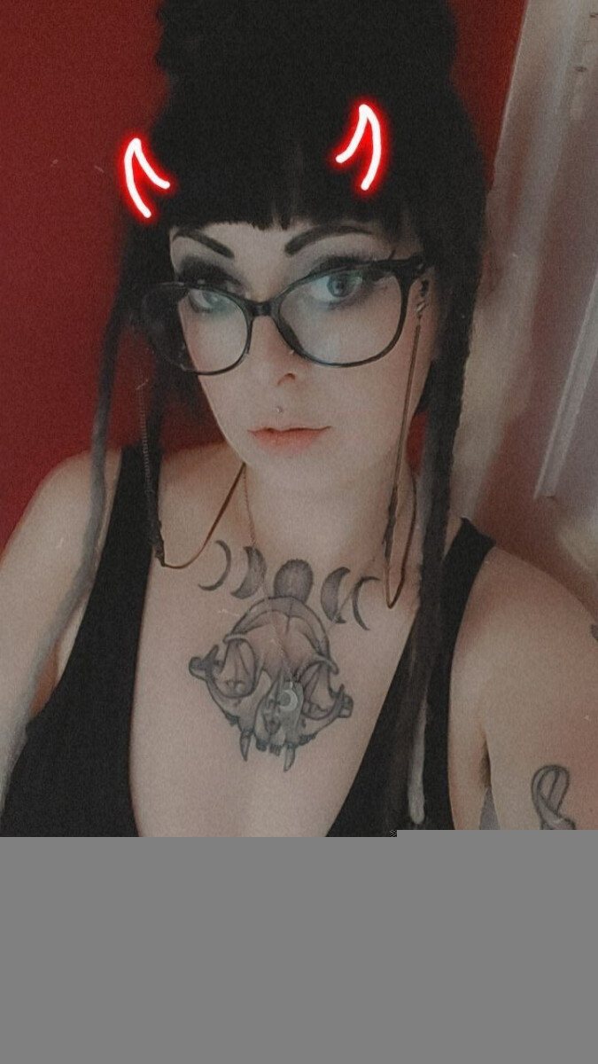 Spookynerdxxx (@spookynerdxxx), OnlyFans creator