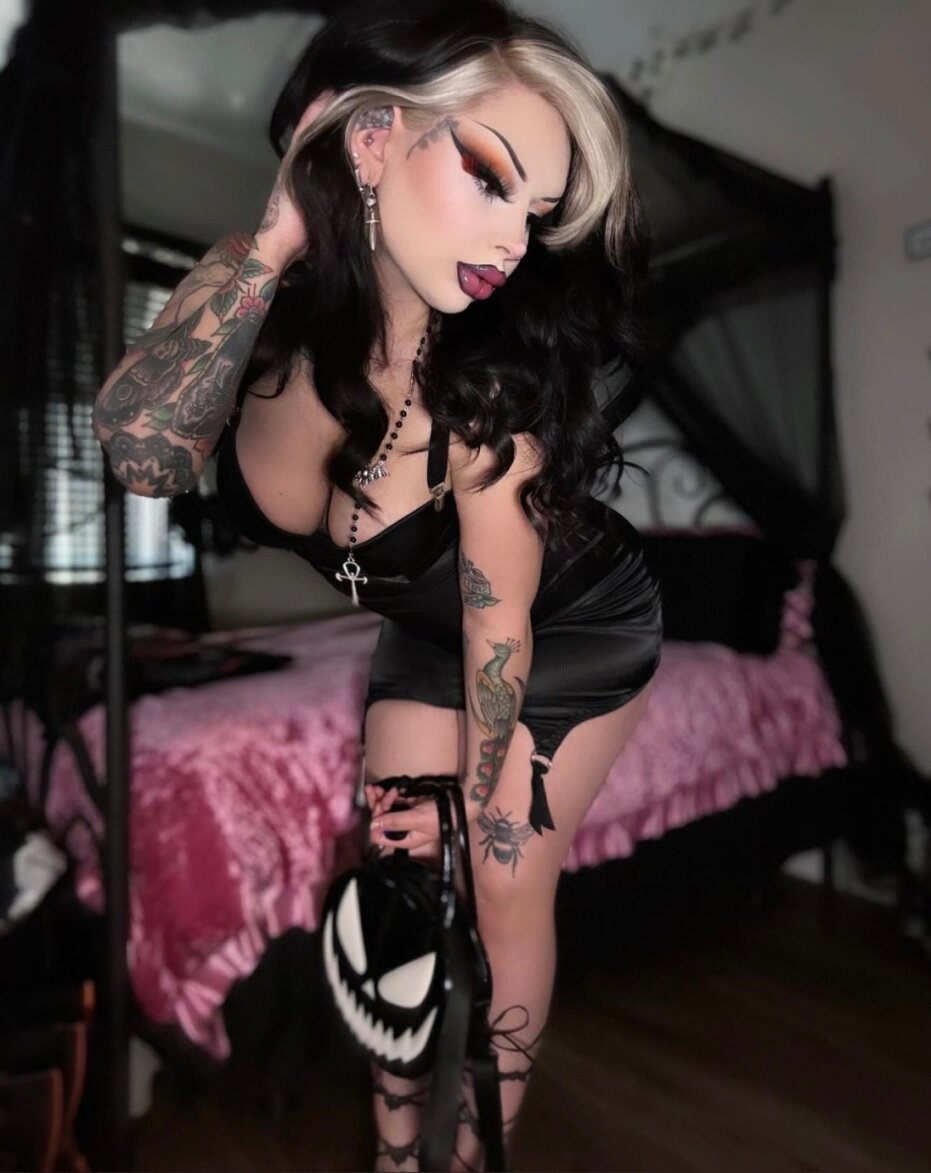 Spookyxpeach (@spookyxpeach), OnlyFans creator
