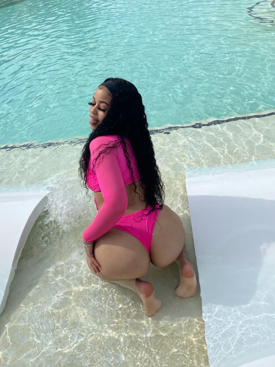 St0nerbaddie (@st0nerbaddie), OnlyFans creator