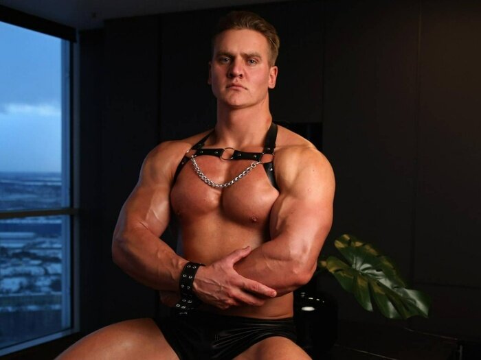 Steevemuscle (@steevemuscle), OnlyFans creator