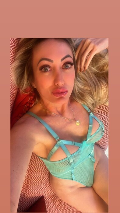 Stellamansur4you (@stellamansur4you), OnlyFans creator