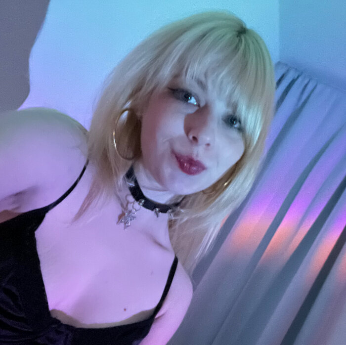 Stellaposting (@stellaposting), OnlyFans creator
