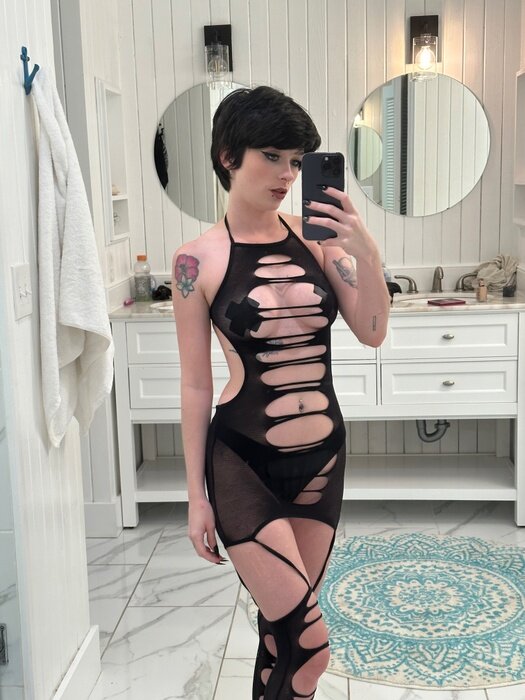 Stillmslynn (@stillmslynn), OnlyFans creator