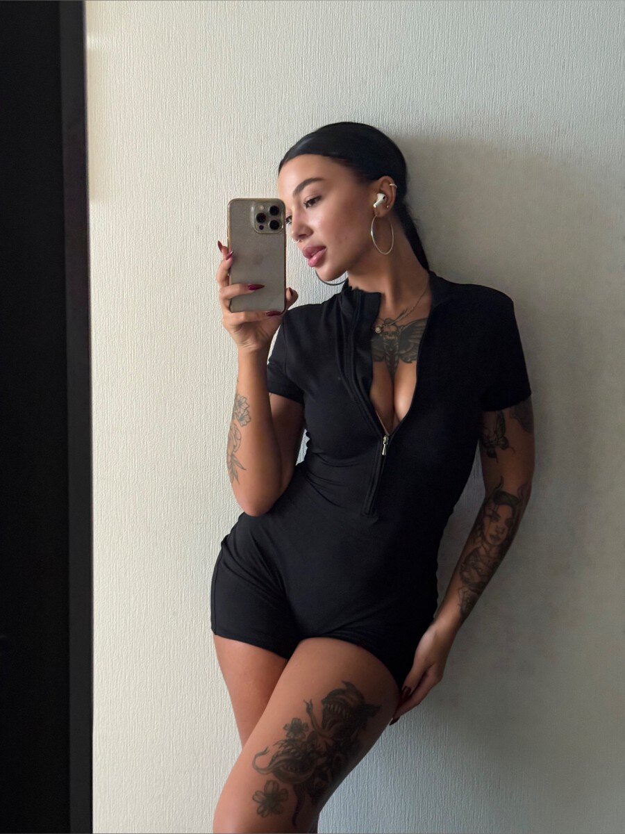 Strawberriesandcream (@strawberries_and_cream), OnlyFans creator