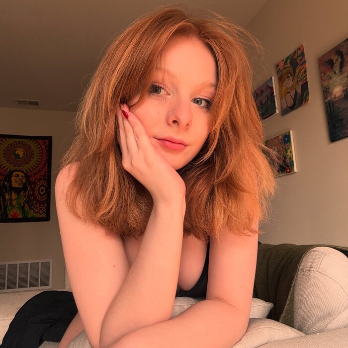 Strawberrigirli (@strawberrigirli), OnlyFans creator