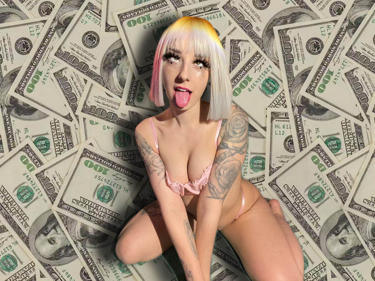 Strawberryjuiceboxx (@strawberryjuiceboxx), OnlyFans creator