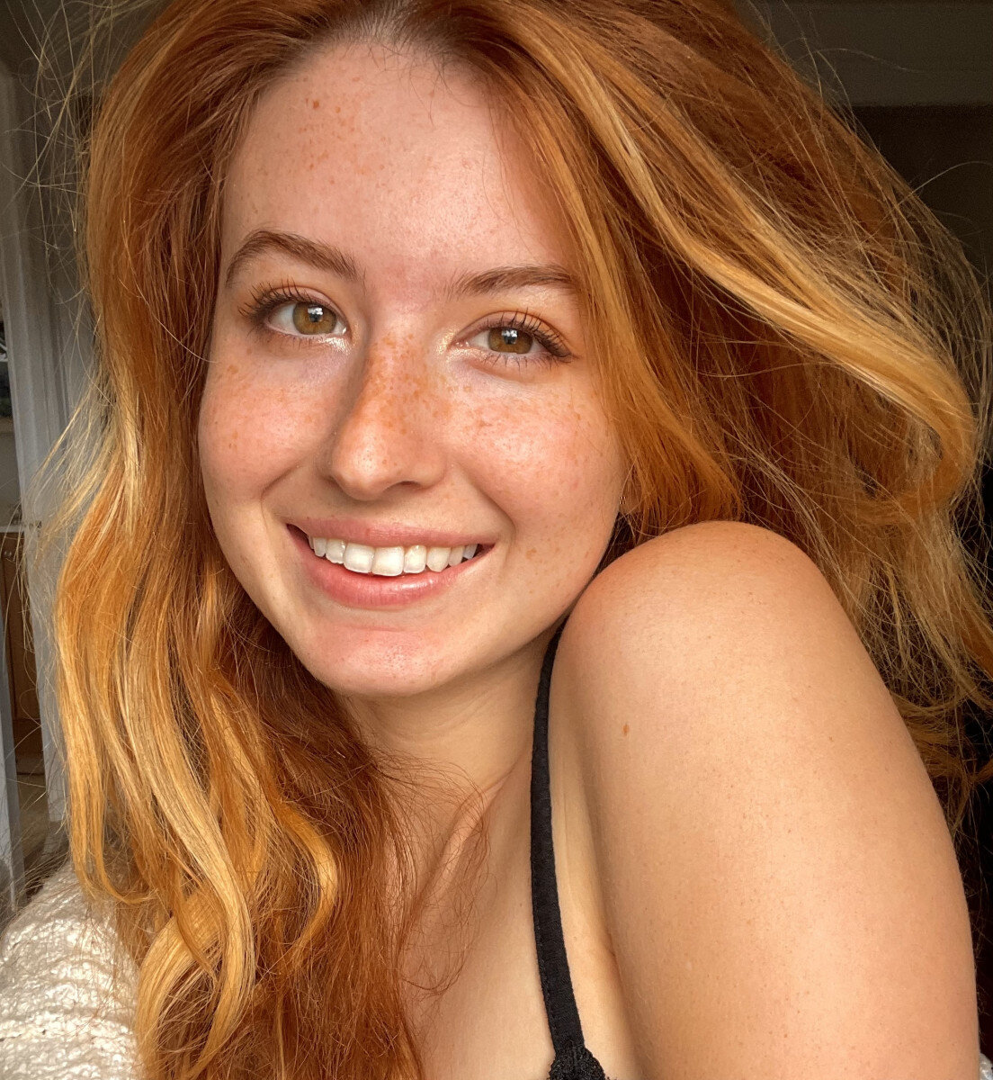 Strawberrykisses99 (@strawberrykisses99), OnlyFans creator