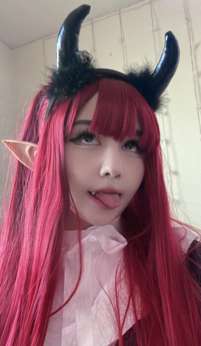Strwbrryspit (@strwbrryspit), OnlyFans creator