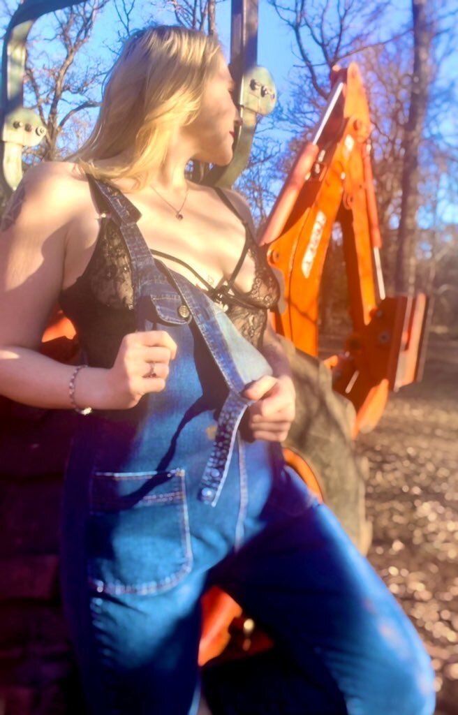 Subbygirl716 (@subbygirl716), OnlyFans creator