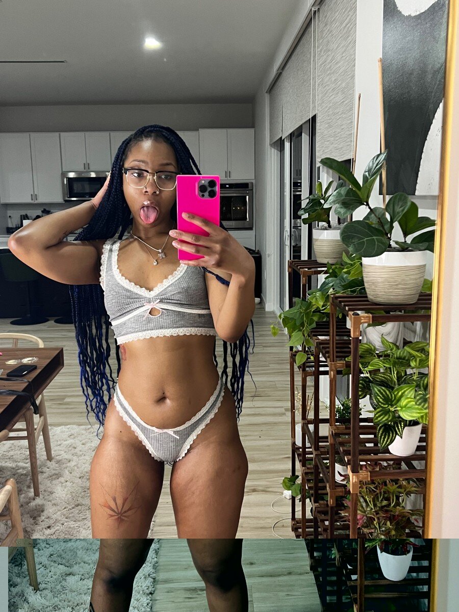 Sugaarbadasf (@sugaarbadasf), OnlyFans creator
