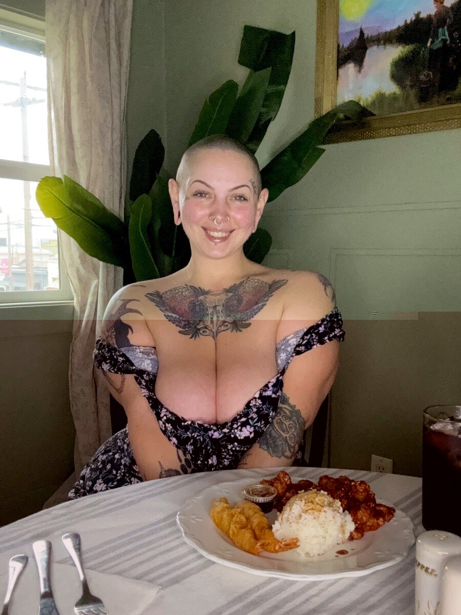 Sugarsweetmeatpie (@sugarsweetmeatpie), OnlyFans creator