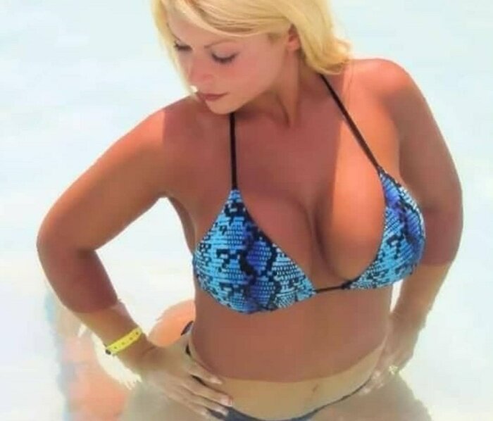 Sunnylovez (@sunnylovez), OnlyFans creator