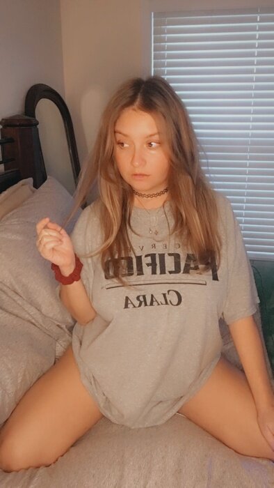 Sunshine420 (@sunshine420_), OnlyFans creator