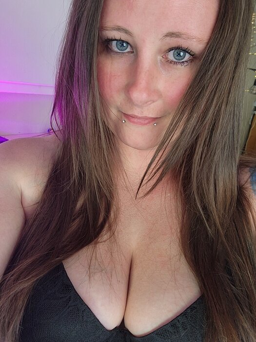 Sarah (@surahhhh), OnlyFans creator