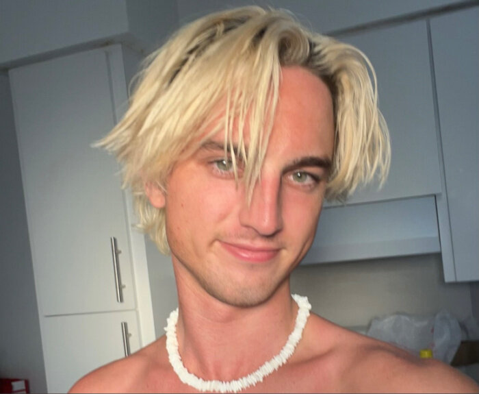 Surferboyobii (@surferboyobii), OnlyFans creator