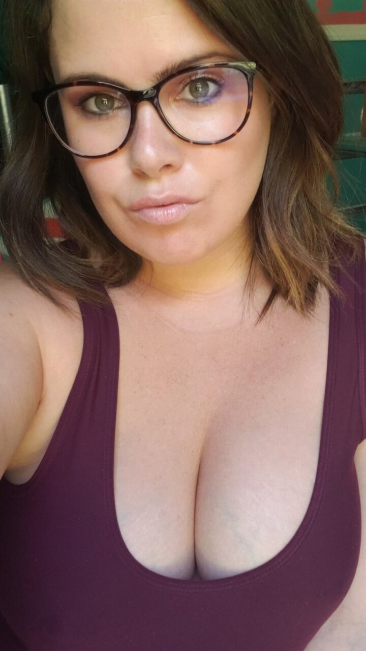 Suthrnbelle (@suthrnbelle), OnlyFans creator