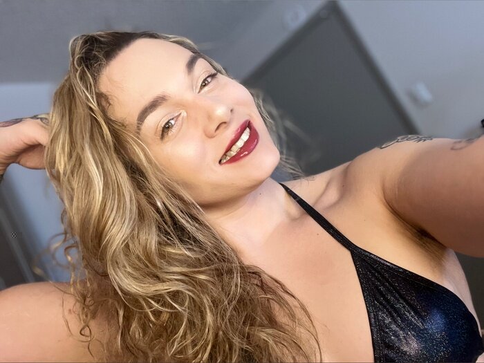 Swallowmysolez (@swallowmysolez), OnlyFans creator